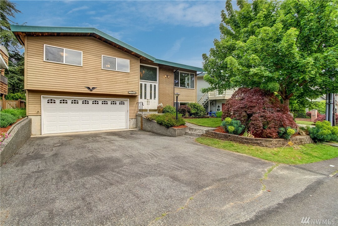 Property Photo:  17008 47th Ave NE  WA 98155 