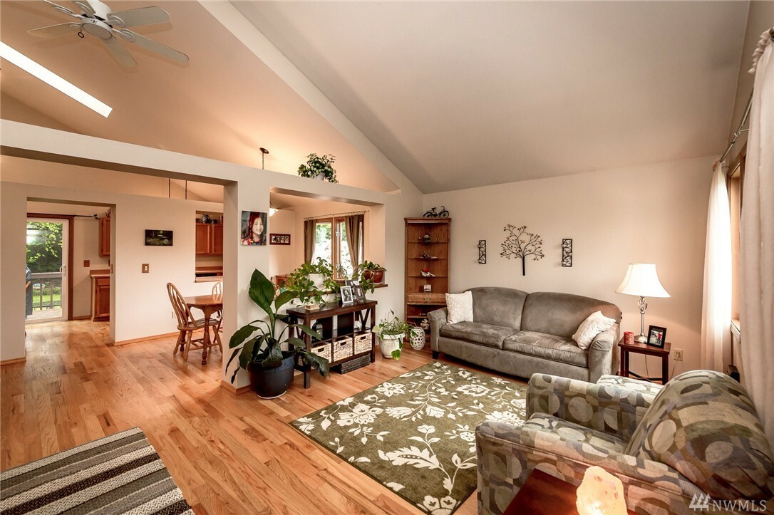 Property Photo: 5122 122nd St SE WA 98208