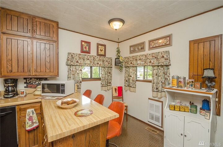 Property Photo:  620 S 5th St  WA 98591 