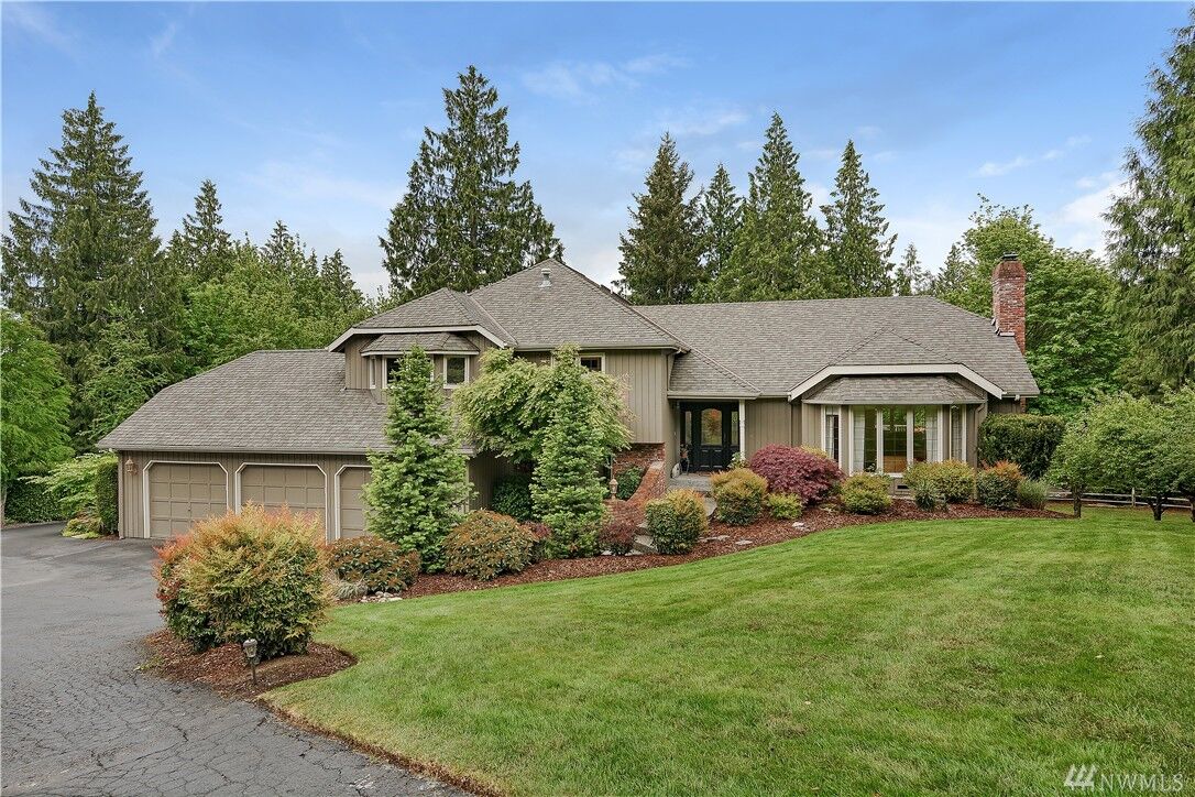 Property Photo:  19726 SE 17th St  WA 98075 