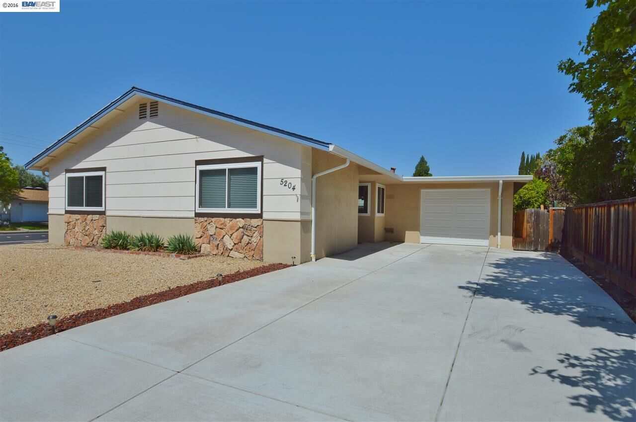 Property Photo:  5204 Iris Way  CA 94551 