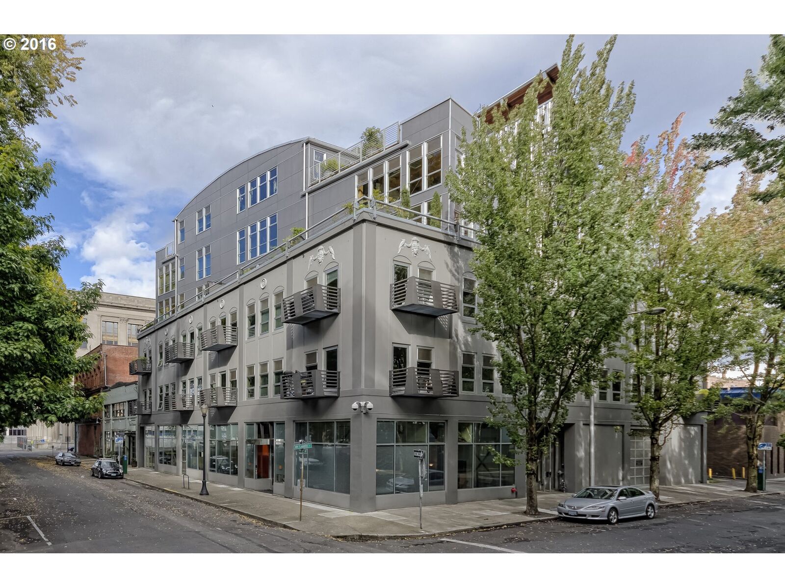 Property Photo:  725 NW Flanders St 402  OR 97209 