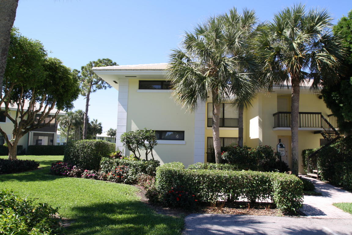 Property Photo: 3701 Quail Ridge Drive N Bobwhite B FL 33436