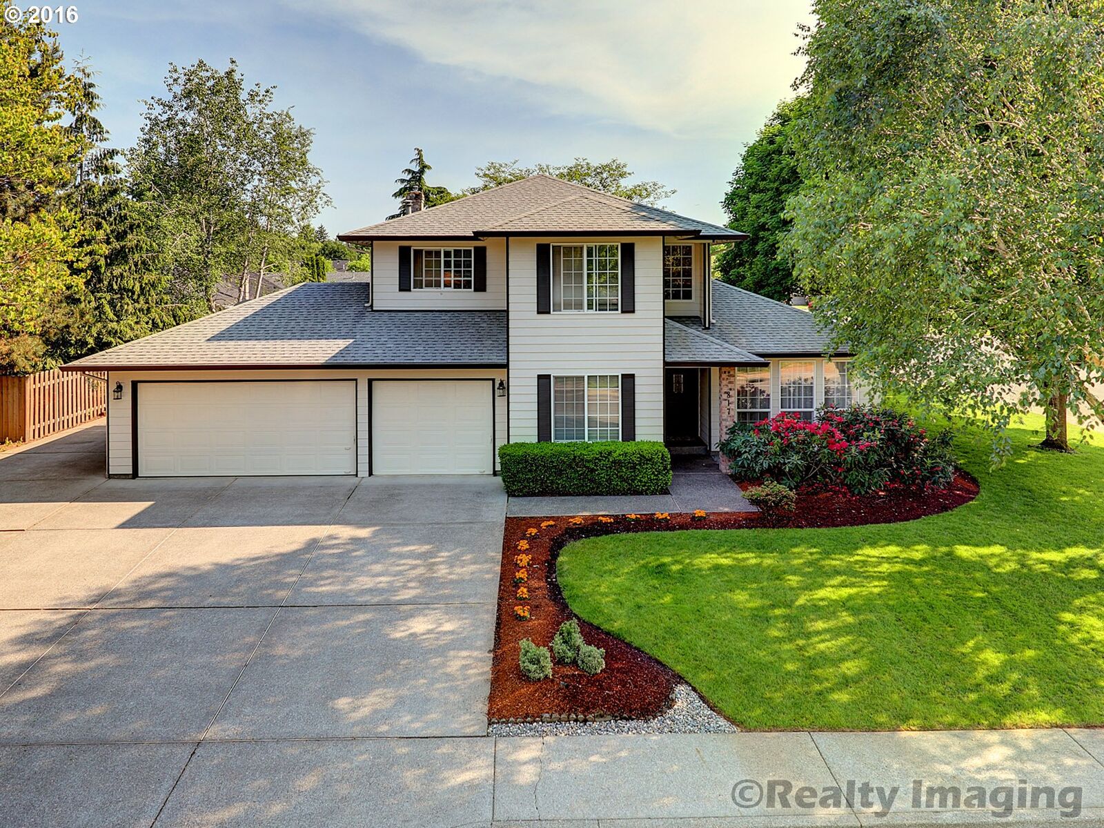 Property Photo: 817 NW 141st St WA 98685