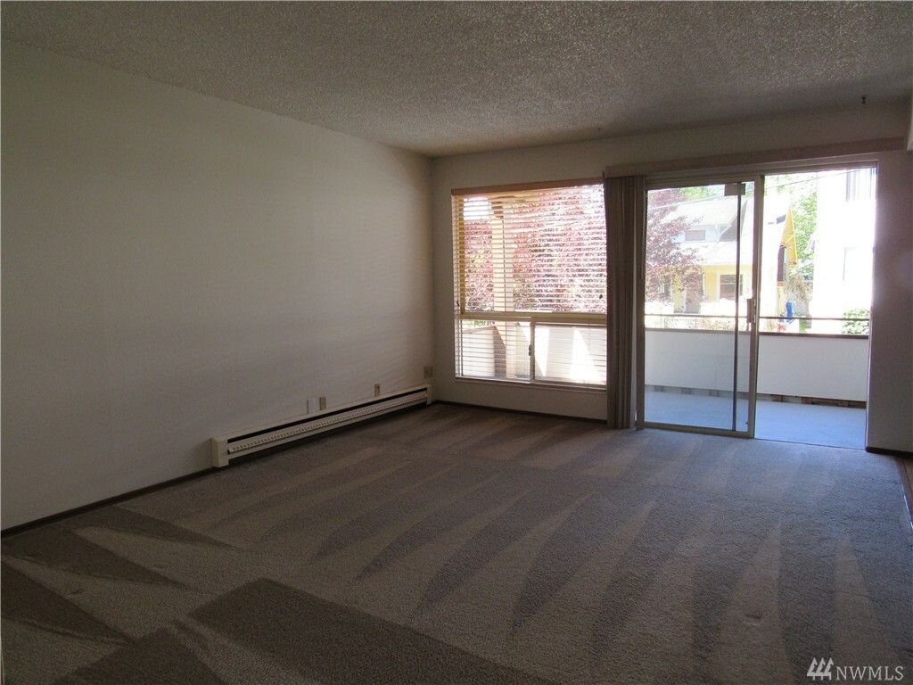 Property Photo: 2301 NE 65th St 207 WA 98115