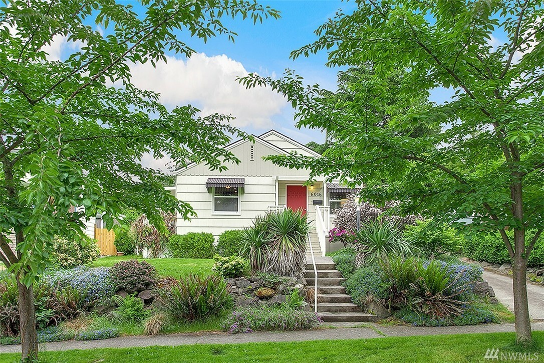 Property Photo:  6016 37th Ave SW  WA 98126 