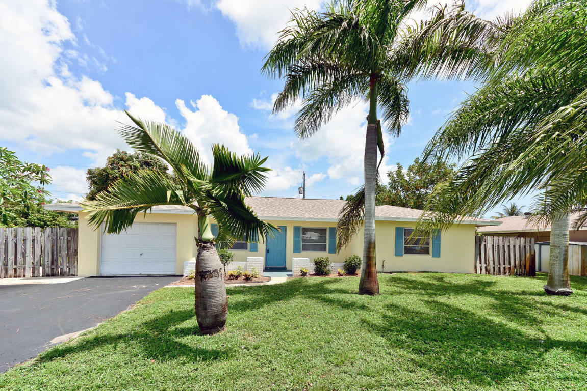 Property Photo:  323 Pineview Road  FL 33469 