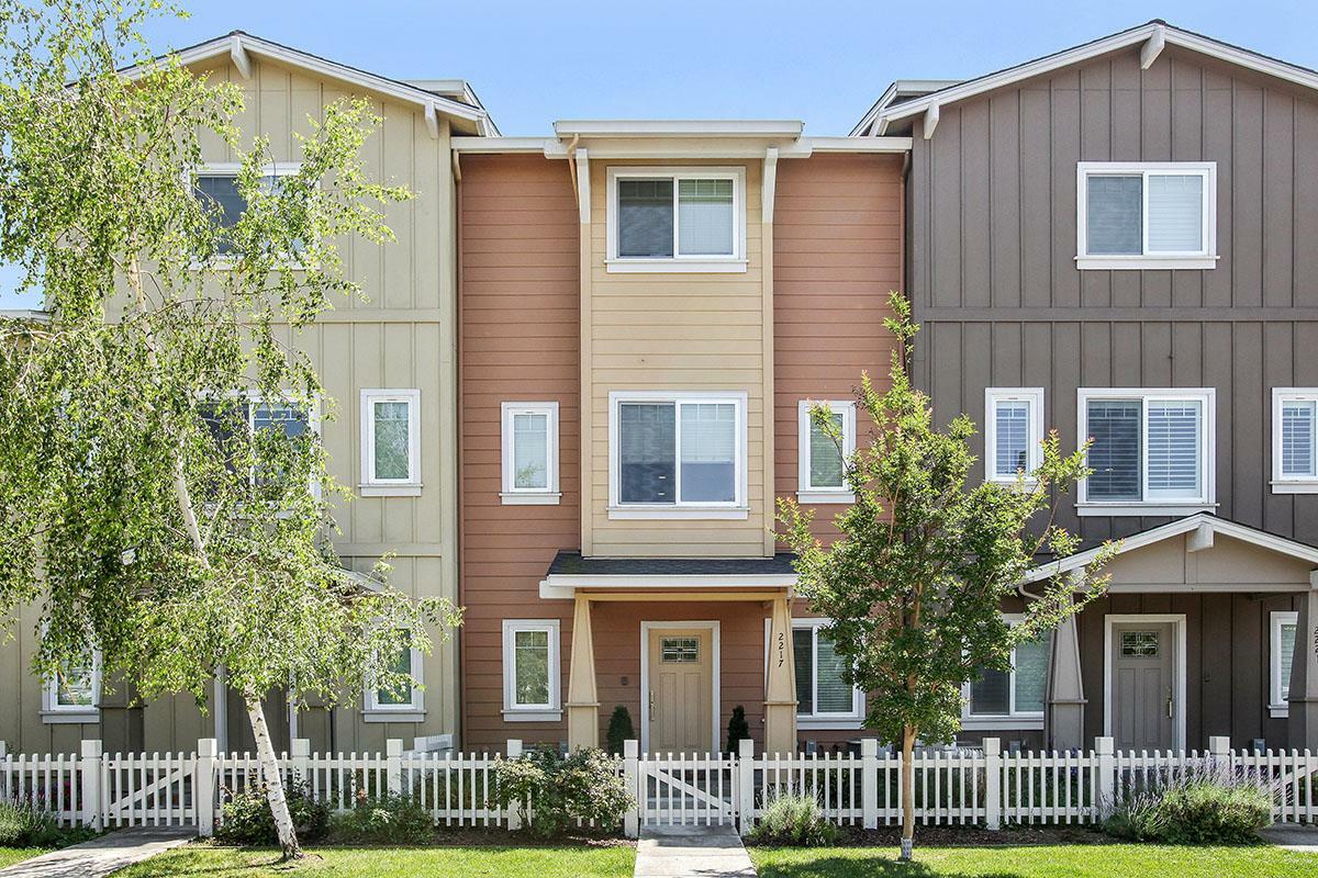 Property Photo:  2217 Rock Street  CA 94043 