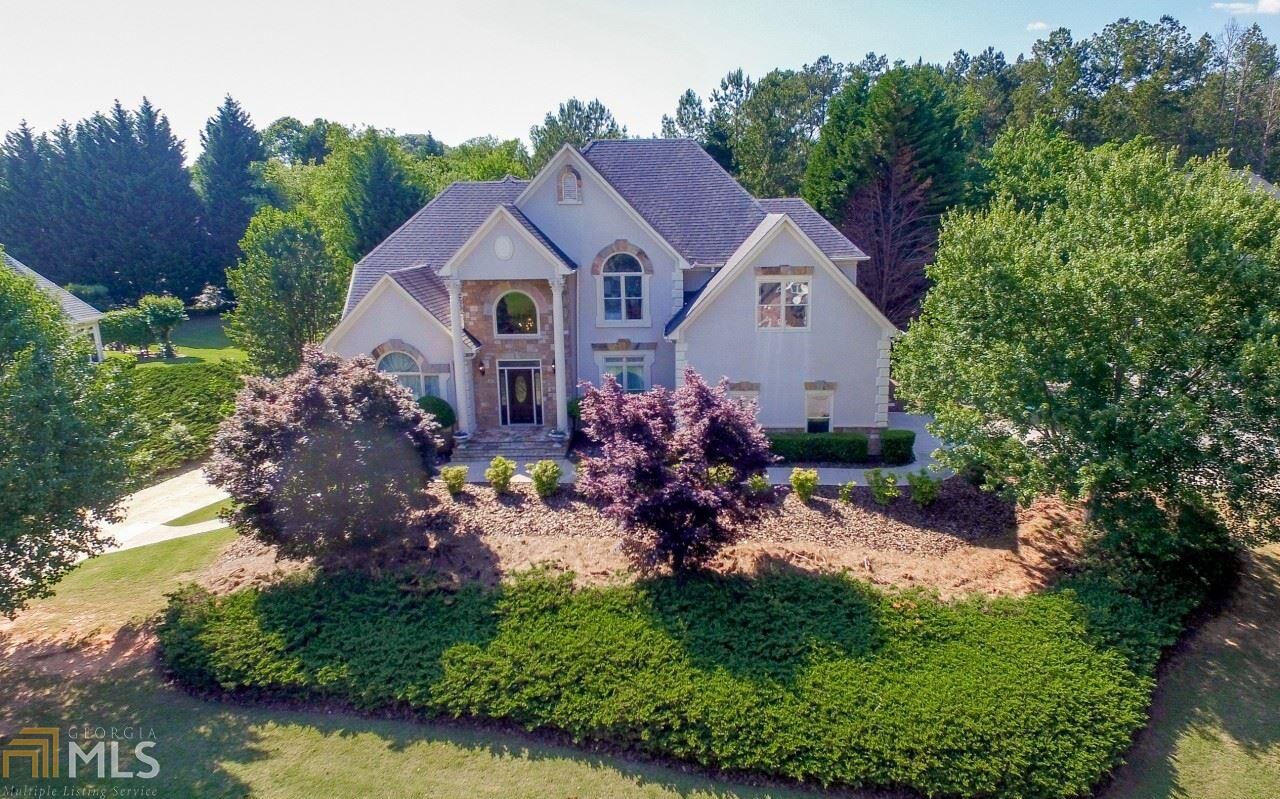 Property Photo:  300 Rigby Ct  GA 30097