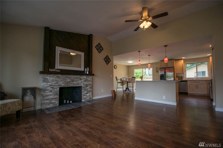 Property Photo: 3156 SE Villa Carmel Drive WA 98366