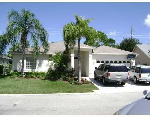 Property Photo:  