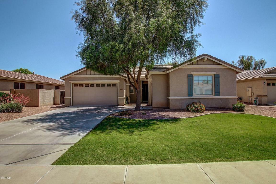 Property Photo:  1401 E Lark Street  AZ 85297 