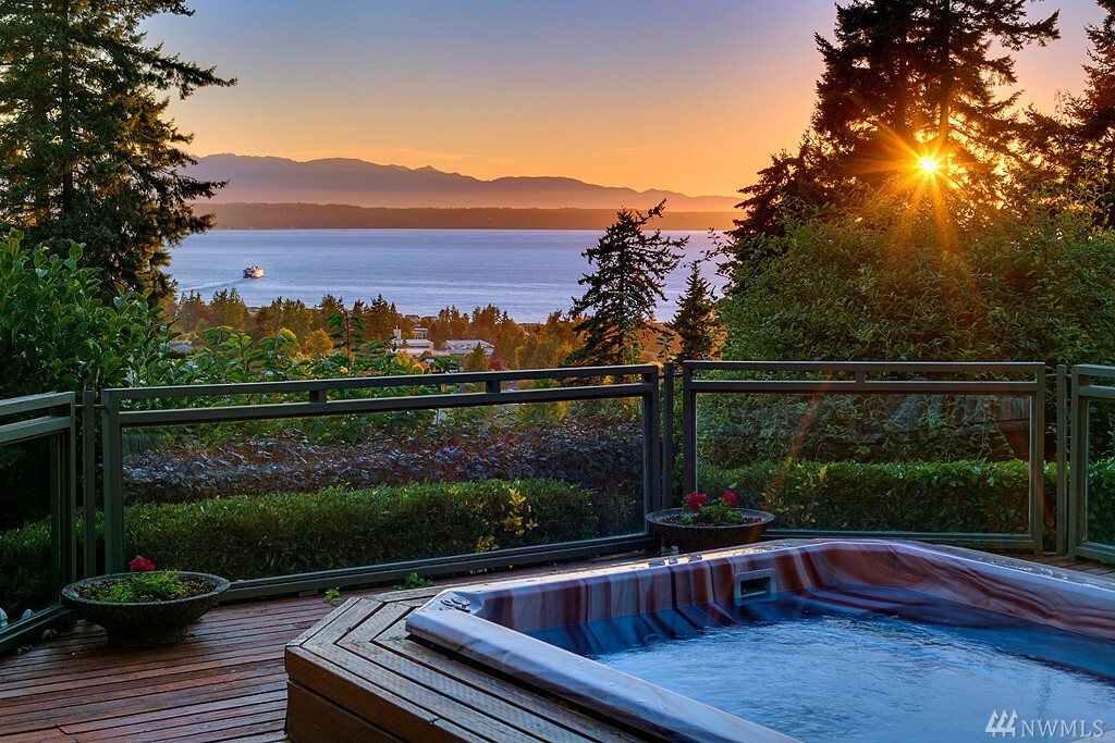 Property Photo:  20416 92nd Ave W  WA 98020 