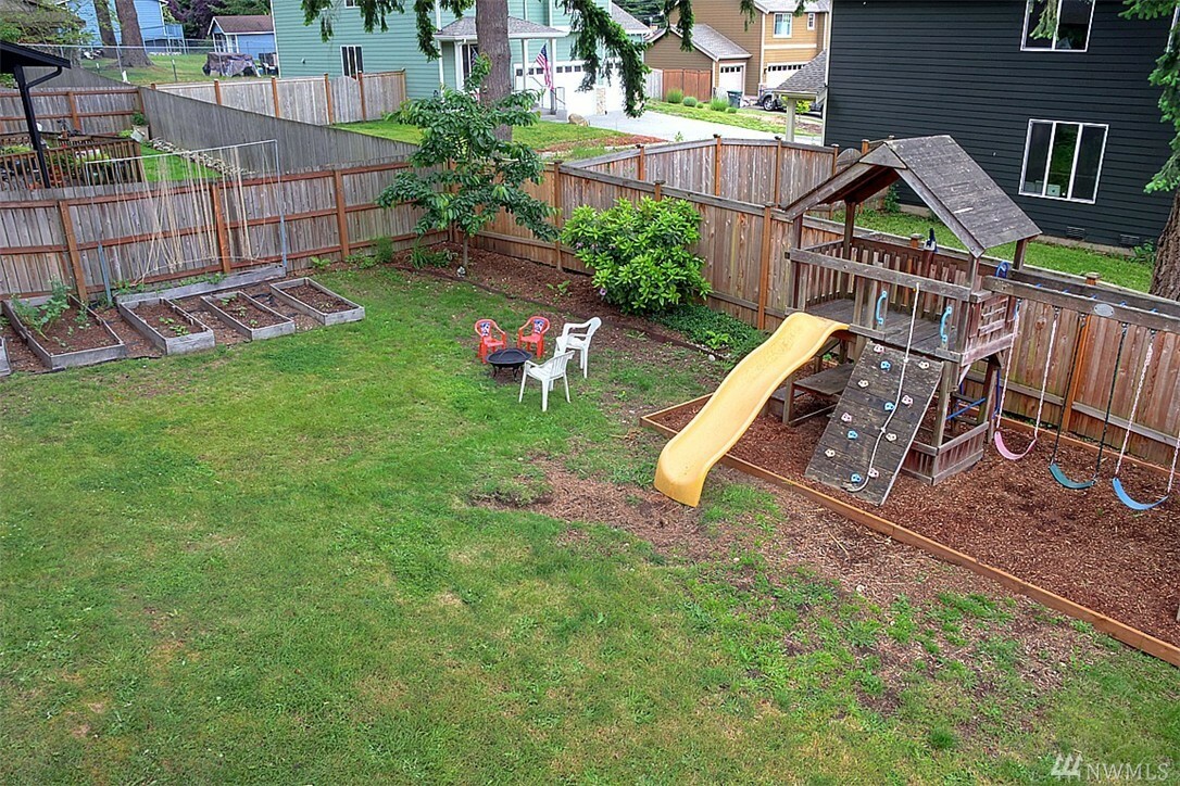 Property Photo:  21703 6th Ave W  WA 98021 