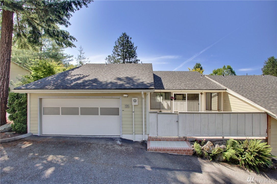 Property Photo:  2440 140th Ave NE 32  WA 98005 