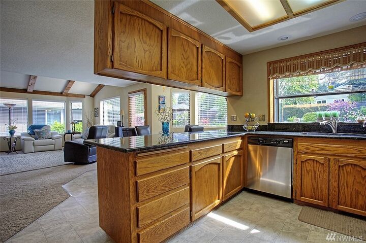 Property Photo:  1825 N Villard St  WA 98406 