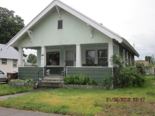 Property Photo:  1314 E Providence Ave  WA 99207 