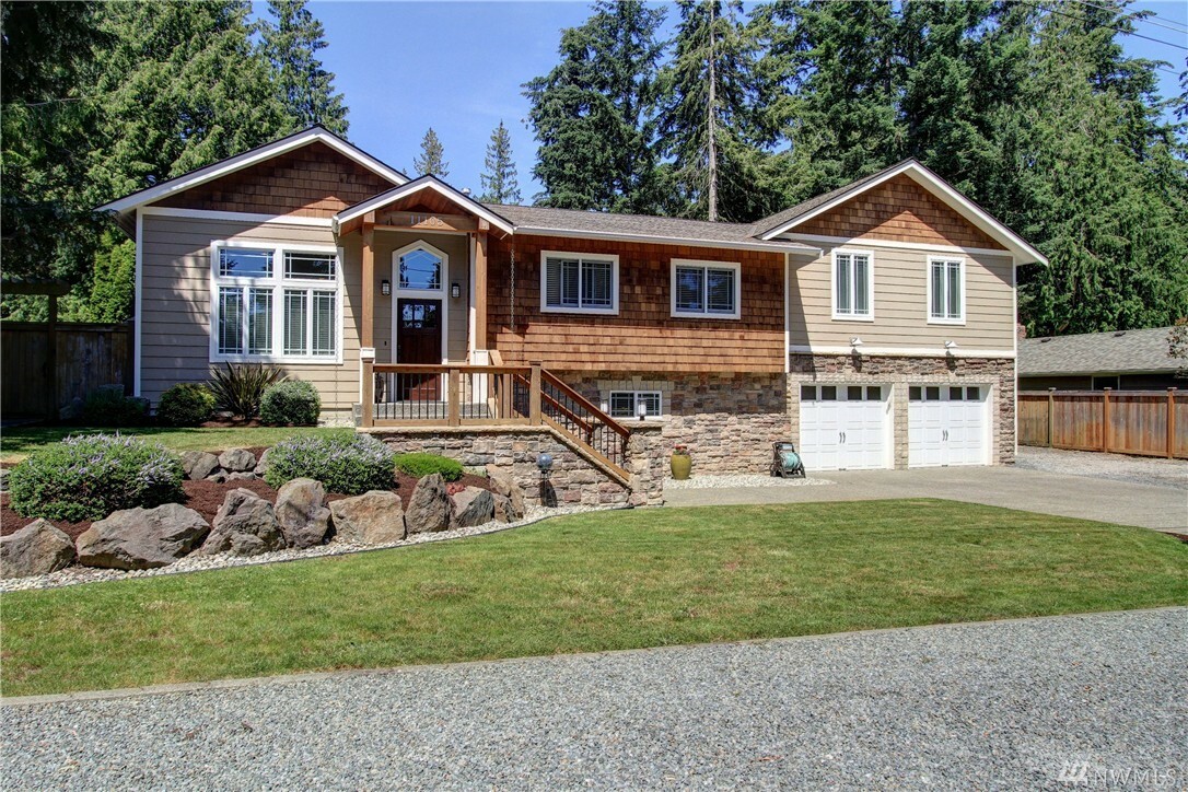 Property Photo:  11105 236th Place SW  WA 98020 