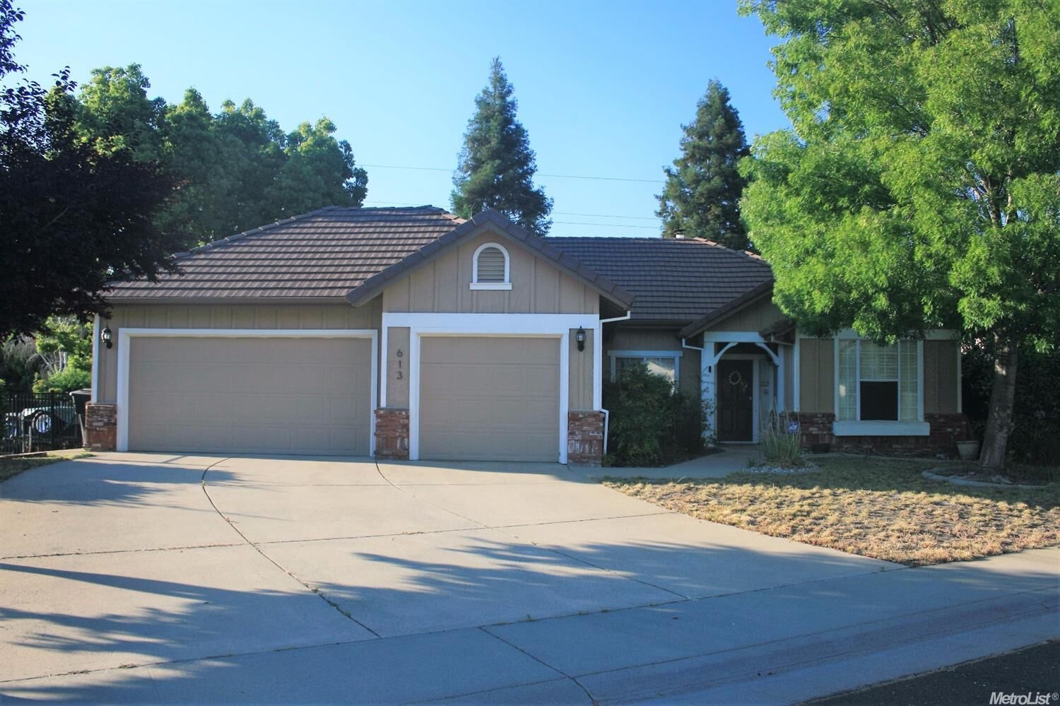 Property Photo: 613 Martha Way CA 95678