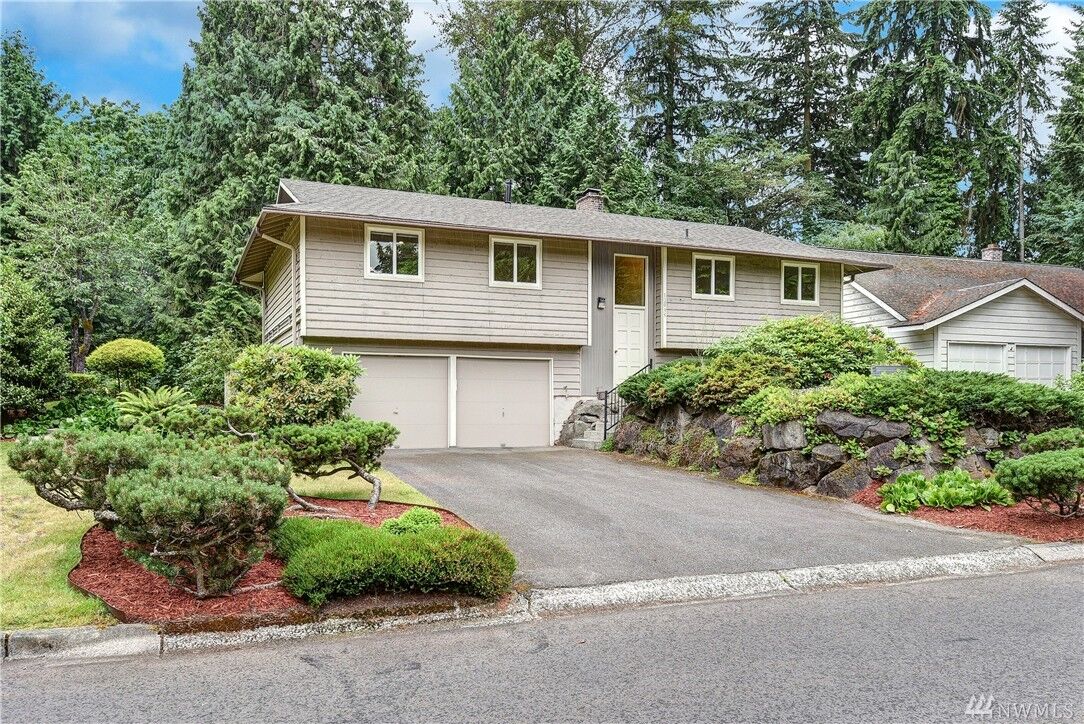 Property Photo:  12035 NE 67th Street  WA 98033 