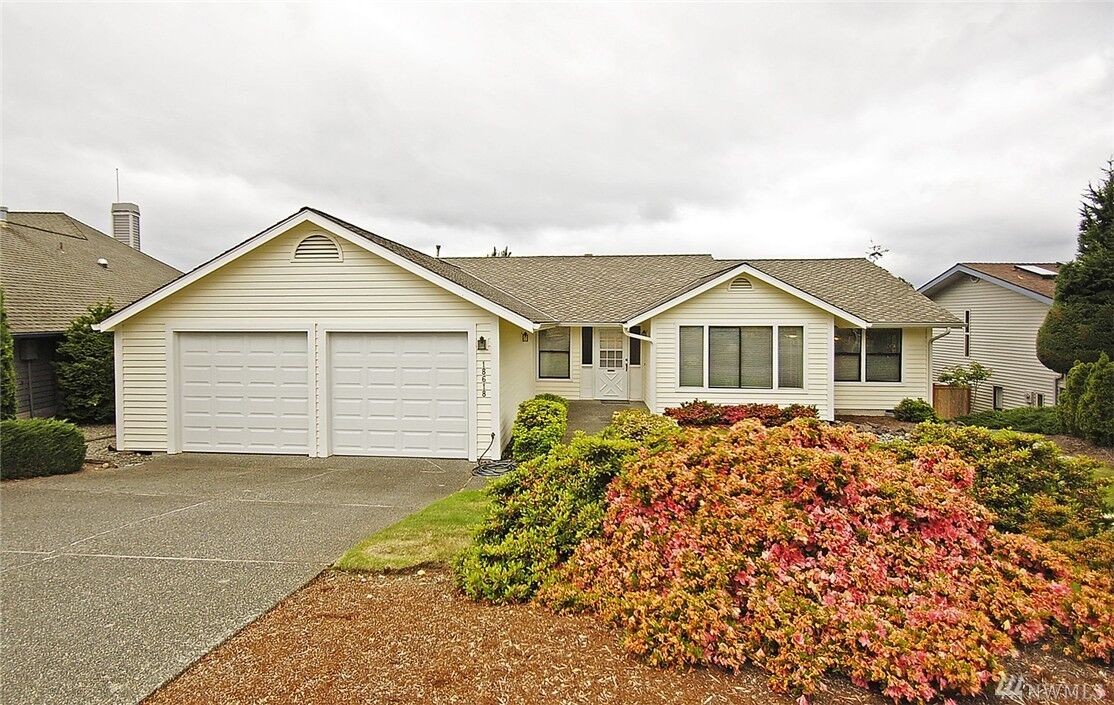Property Photo:  18618 Blue Ridge Dr  WA 98037 