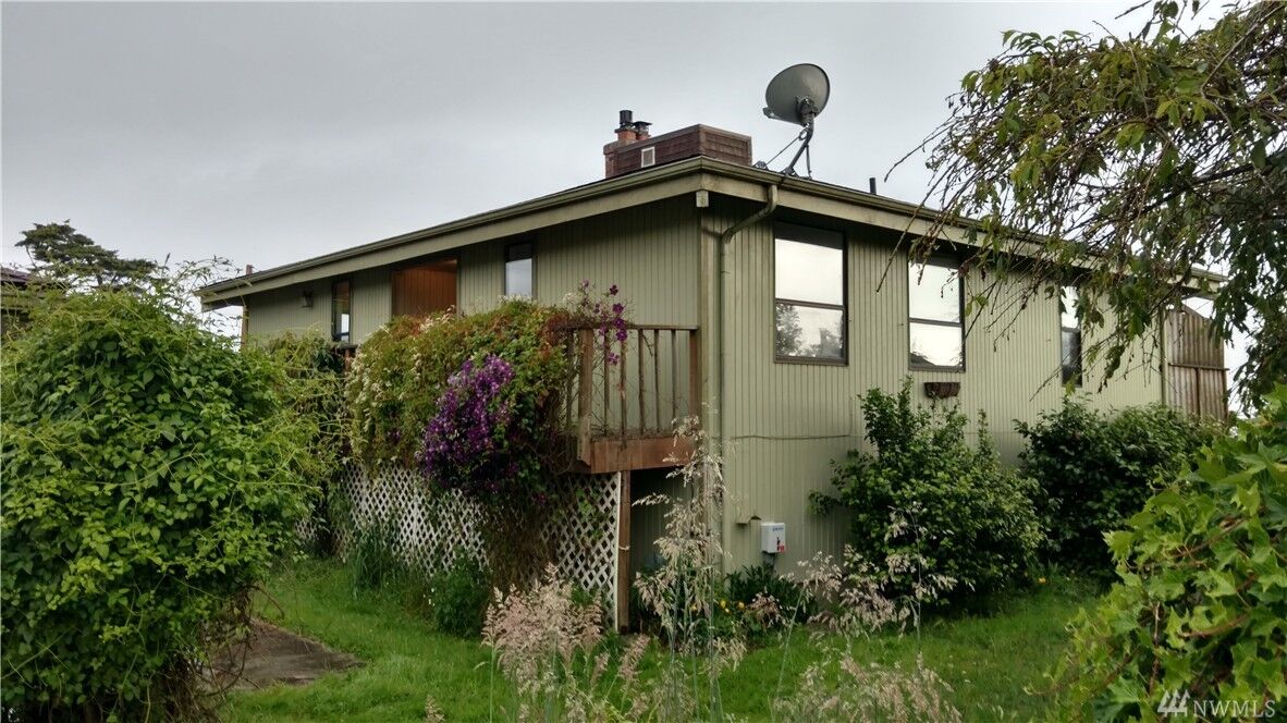 Property Photo: 1206 Byrd Dr WA 98239