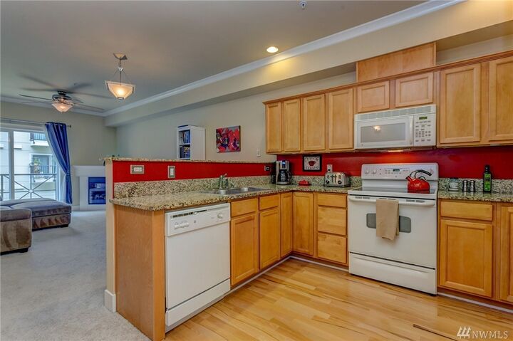Property Photo:  1015  Railroad Avenue 315  WA 98225 