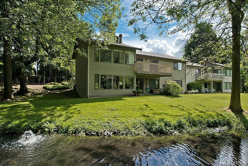 Property Photo:  1121 Bellefield Park Lane  WA 98004 