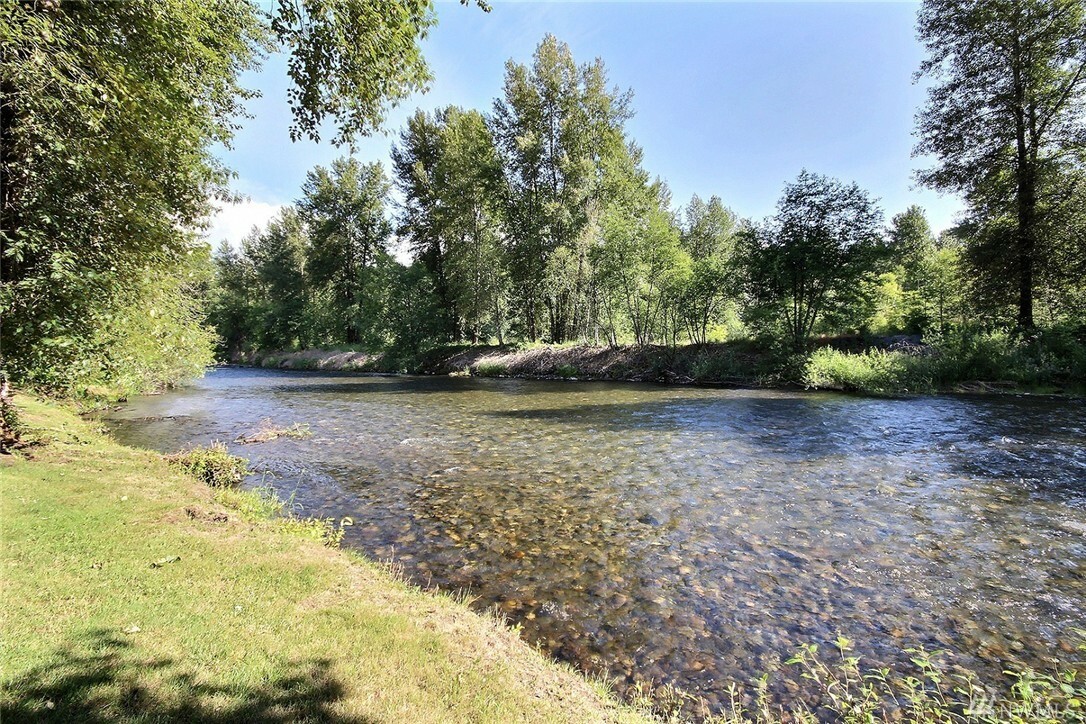 Property Photo:  16713 SE Jones Rd  WA 98058 