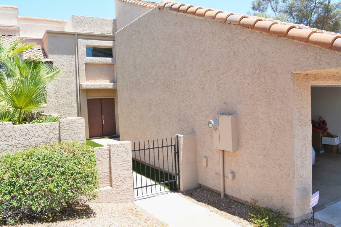 Property Photo:  320 E Larkspur Lane  AZ 85288 