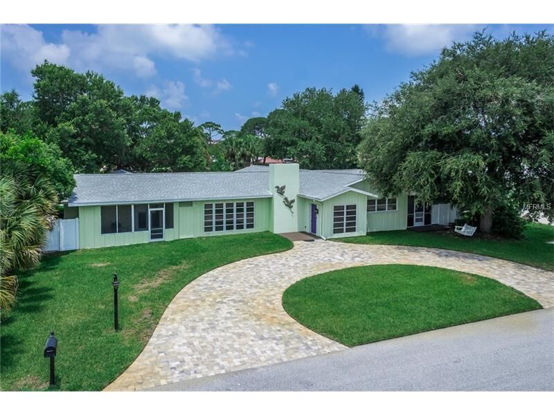 Property Photo:  624 Ravenna Street  FL 34285 