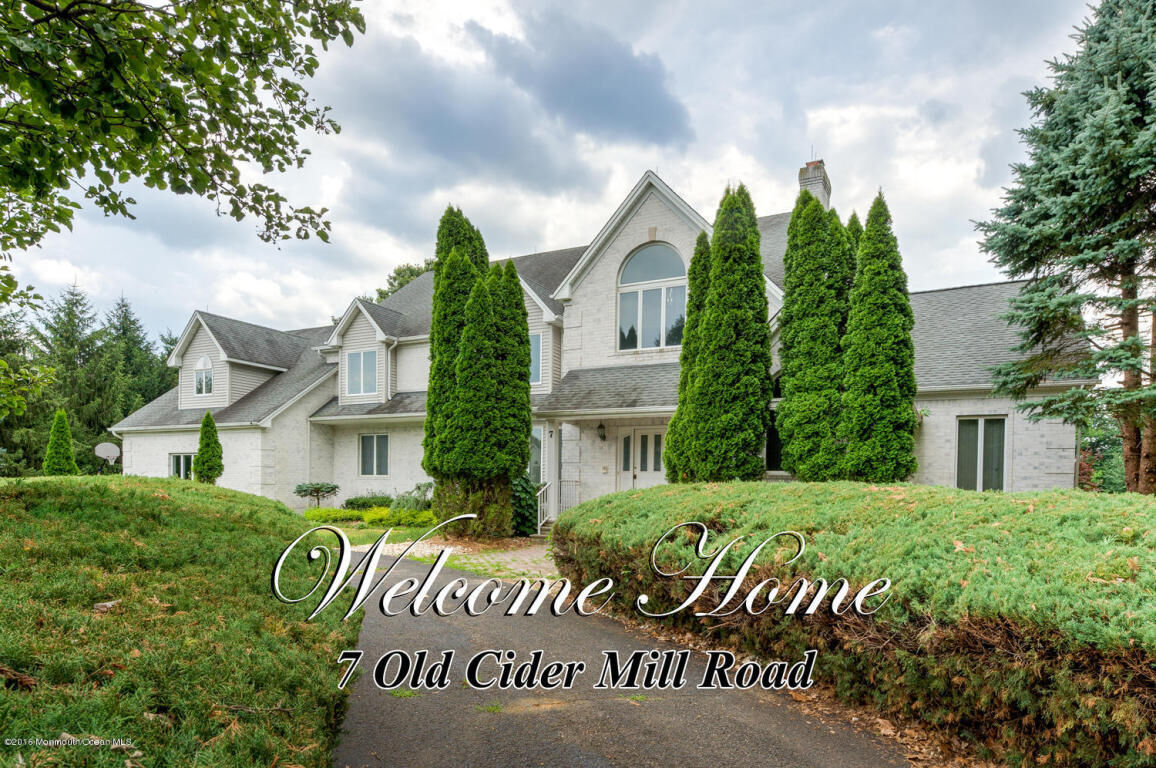 Property Photo:  7 Old Cider Mill Road  NJ 07726 