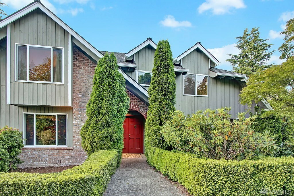 Property Photo: 10920 NE 59th St WA 98033
