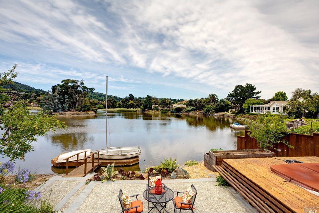 Property Photo: 8 Lagoon Place CA 94901