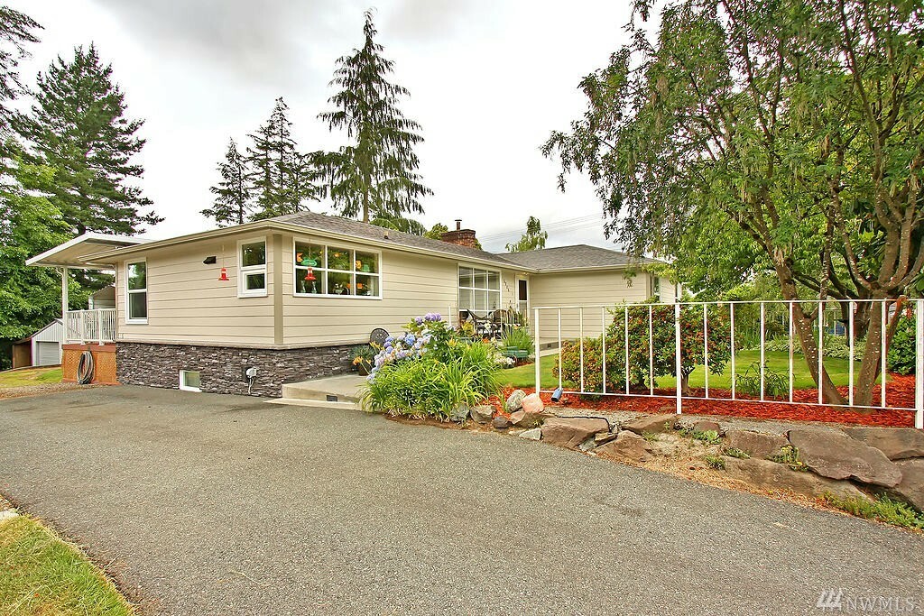 Property Photo:  6806 Berkshire Dr  WA 98203 