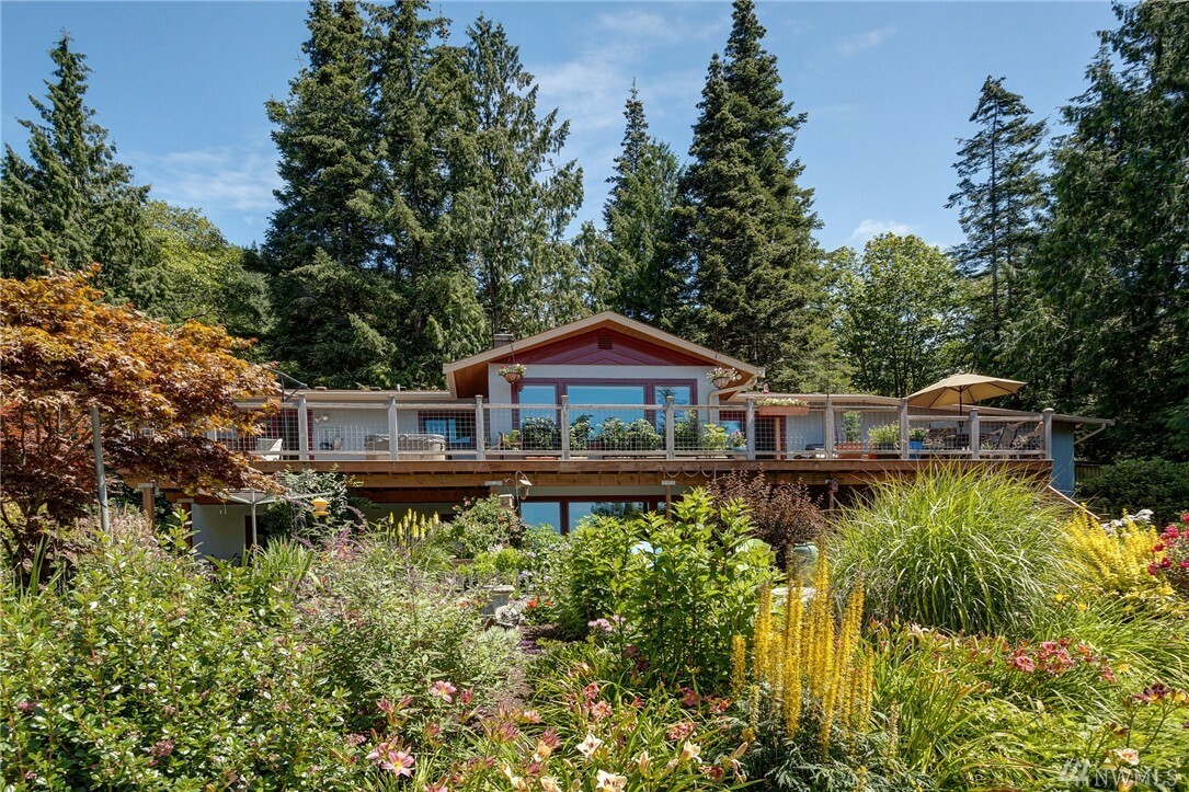 Property Photo:  797 Chuckanut Dr  WA 98229 