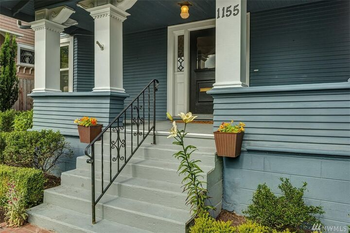 Property Photo:  1155 17th Ave E  WA 98112 