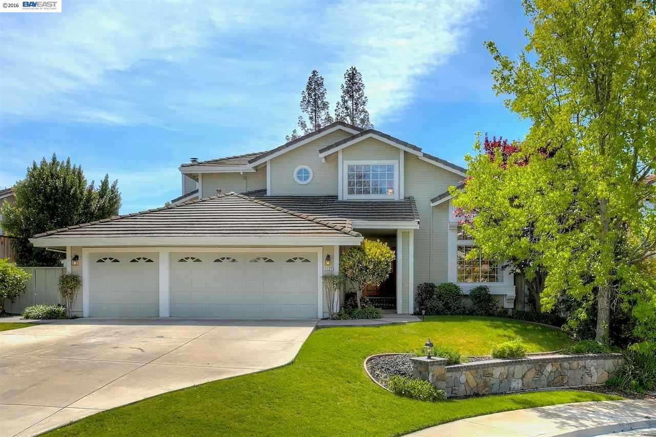 Property Photo: 3327 Hampstead Court CA 94551