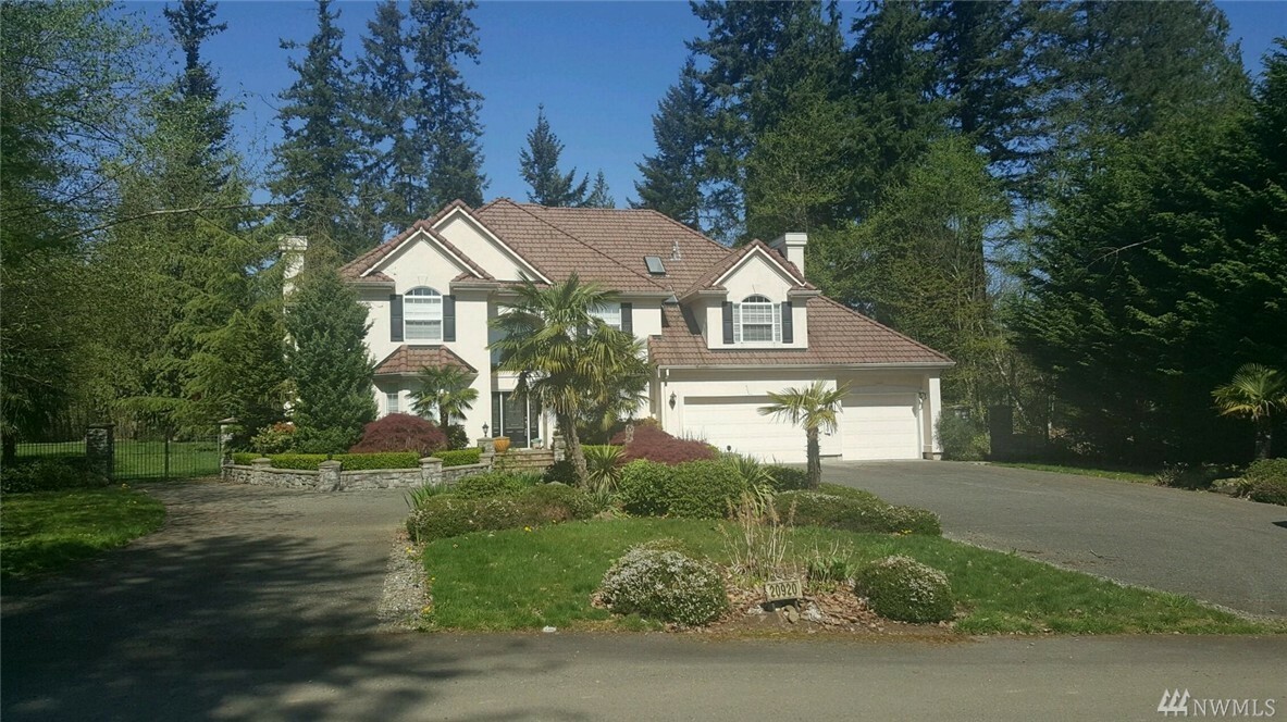 Property Photo:  20920 SE 216th Wy  WA 98038 