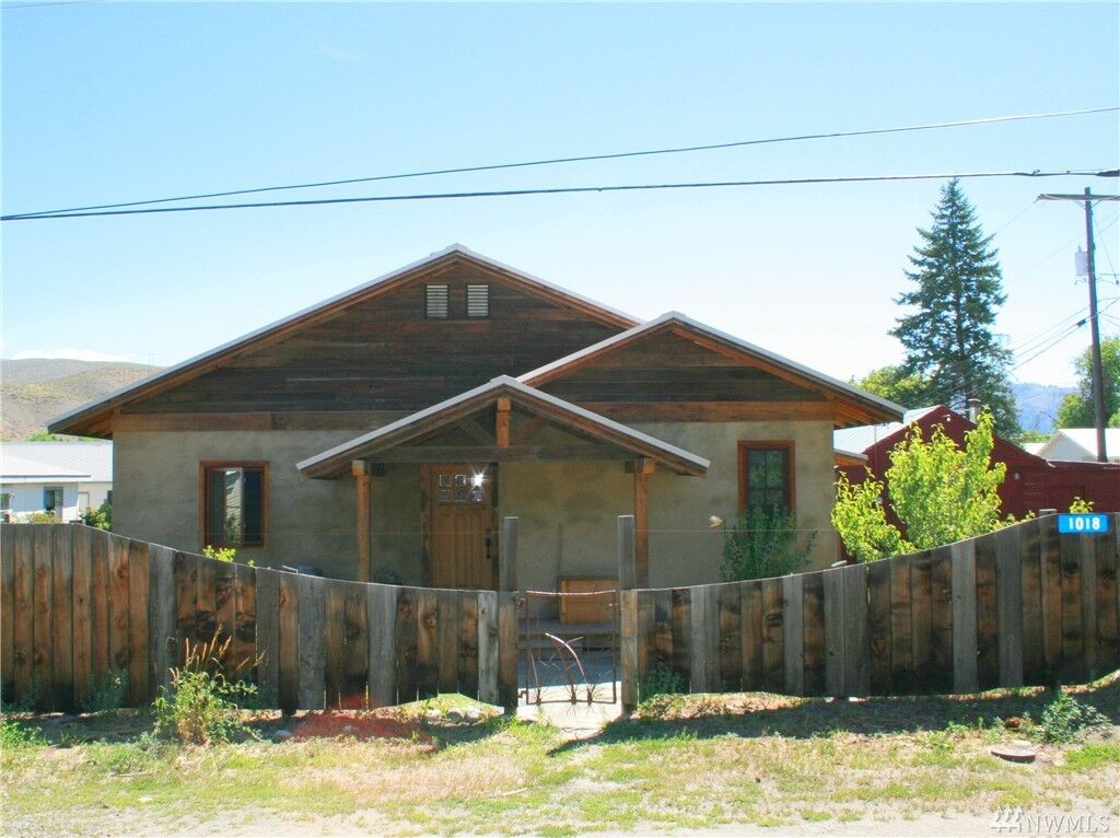 Property Photo:  1018 Burton St  WA 98856 