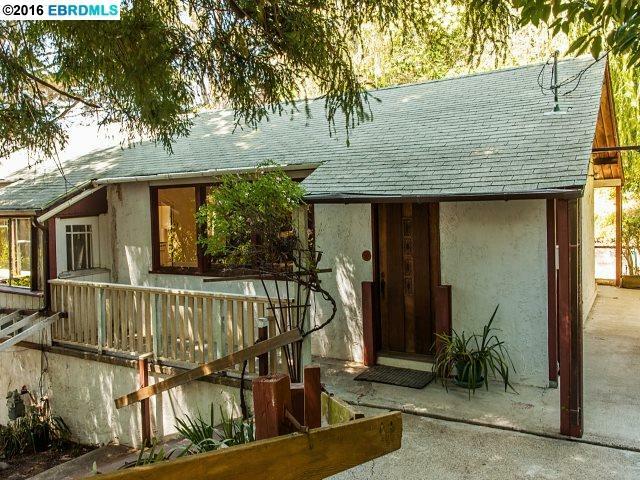 Property Photo: 6281 Aspinwall Rd CA 94611