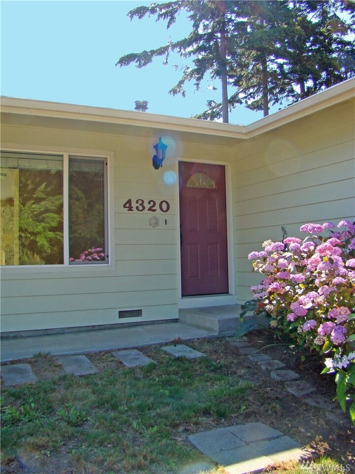Property Photo:  4320 Terrace Dr  WA 98277 