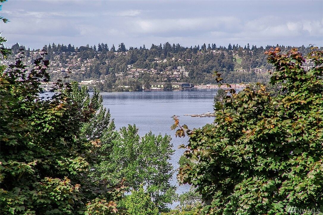 Property Photo: 11514 101st Place NE WA 98033