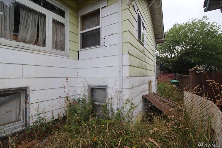 Property Photo: 7554 17th Ave NW WA 98117