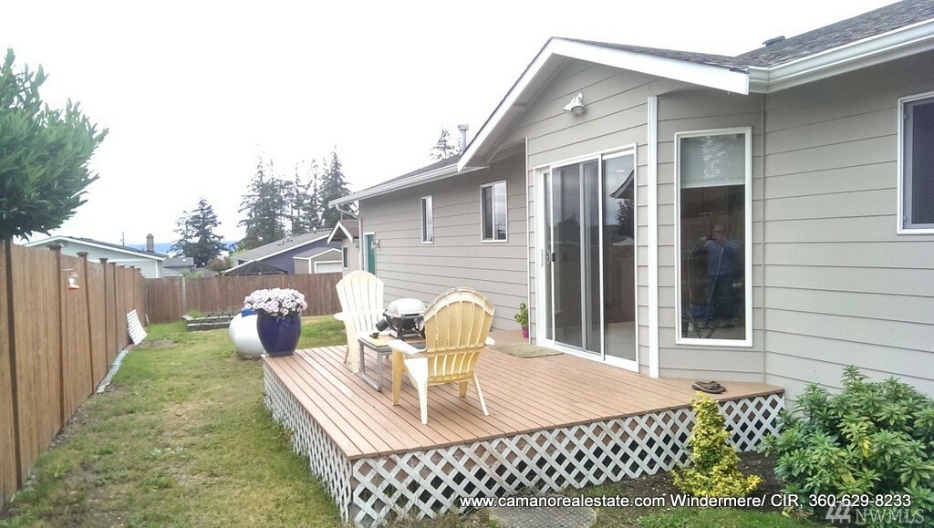 Property Photo:  313 Theresa St  WA 98282 