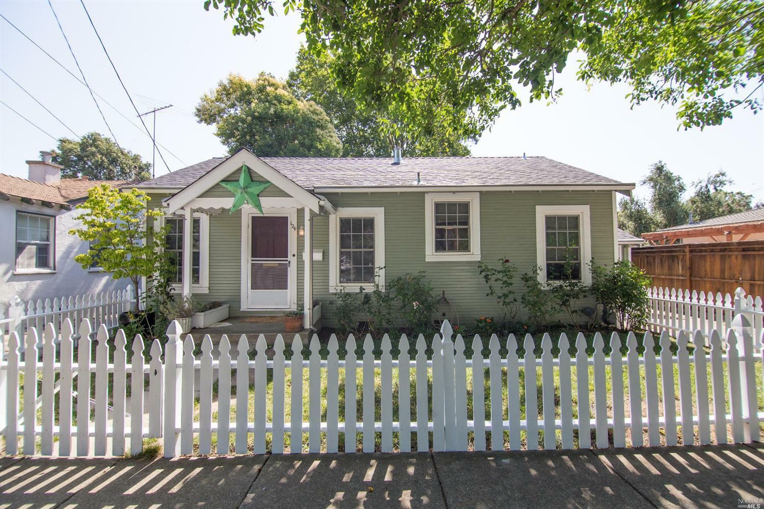 Property Photo:  124 Hartson Street  CA 94559 