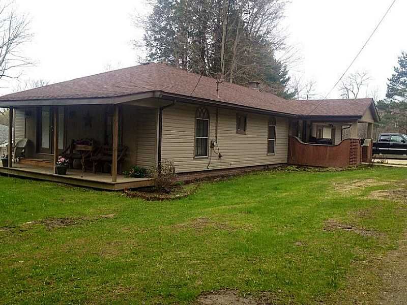 Property Photo:  52 Warden Street  PA 16438 