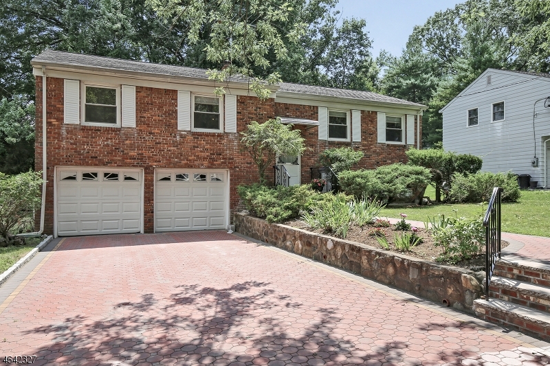 Property Photo: 10 Ashwood Dr NJ 07039