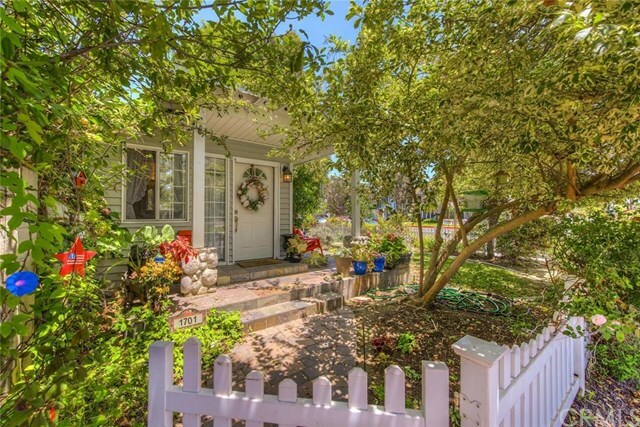 Property Photo:  1701 Lake Street  CA 92648 