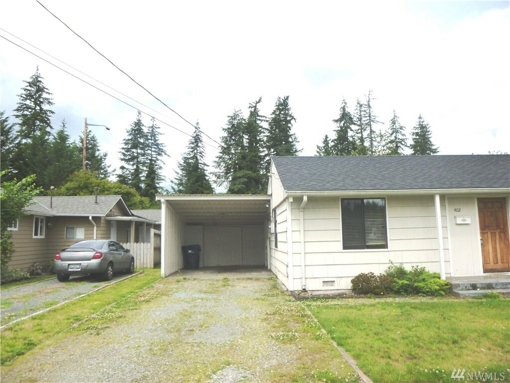 Property Photo:  402 S Cobb Ave  WA 98223 